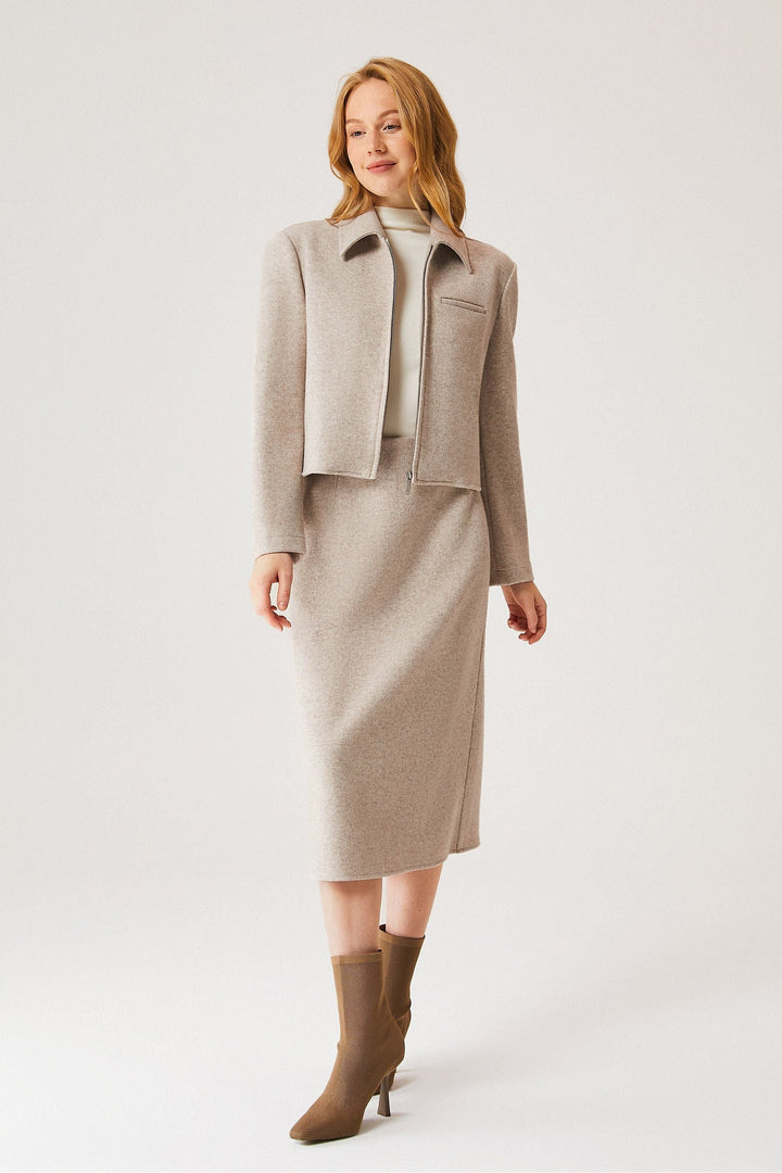Cropped jacket with full zip