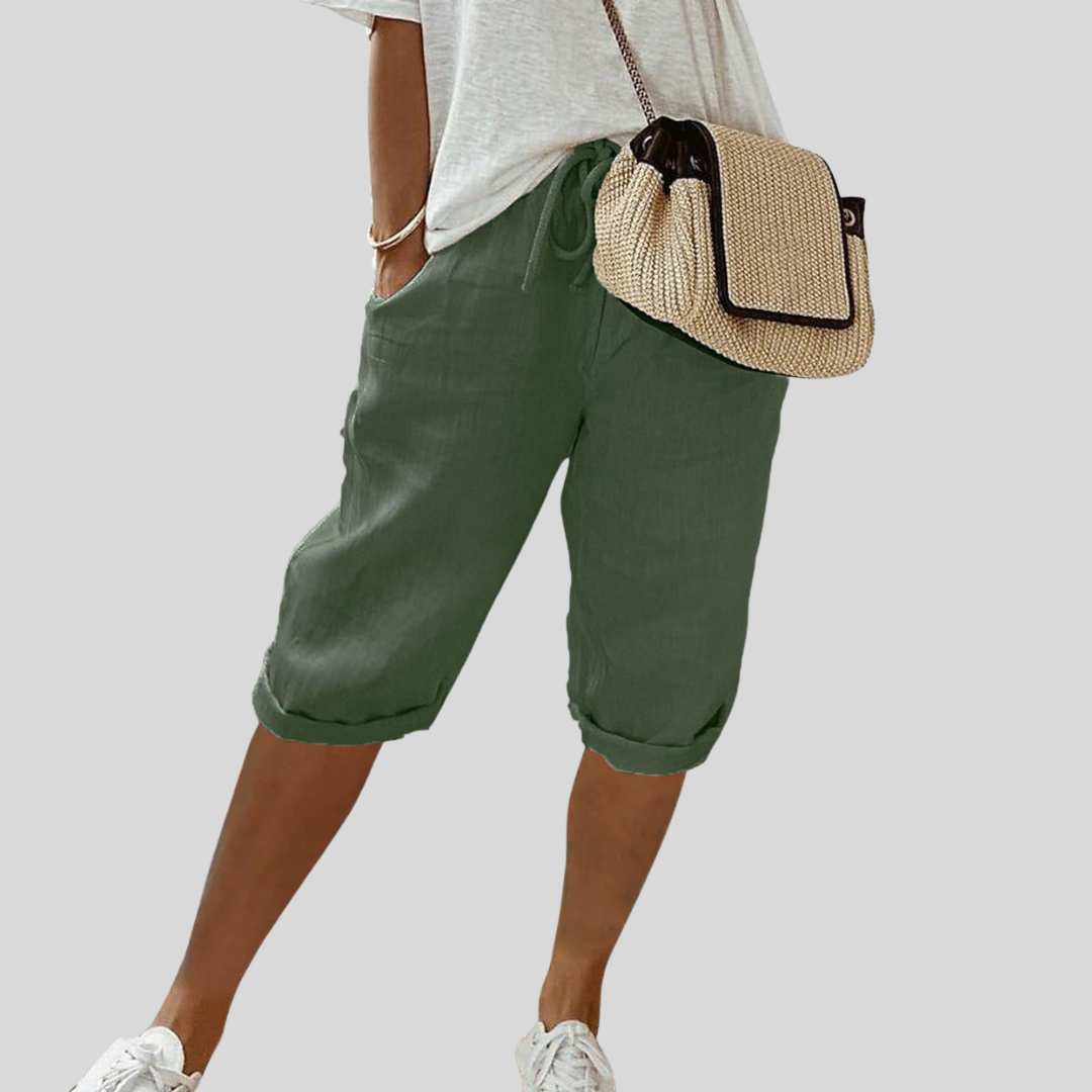 Fluid shorts with elegant comfort