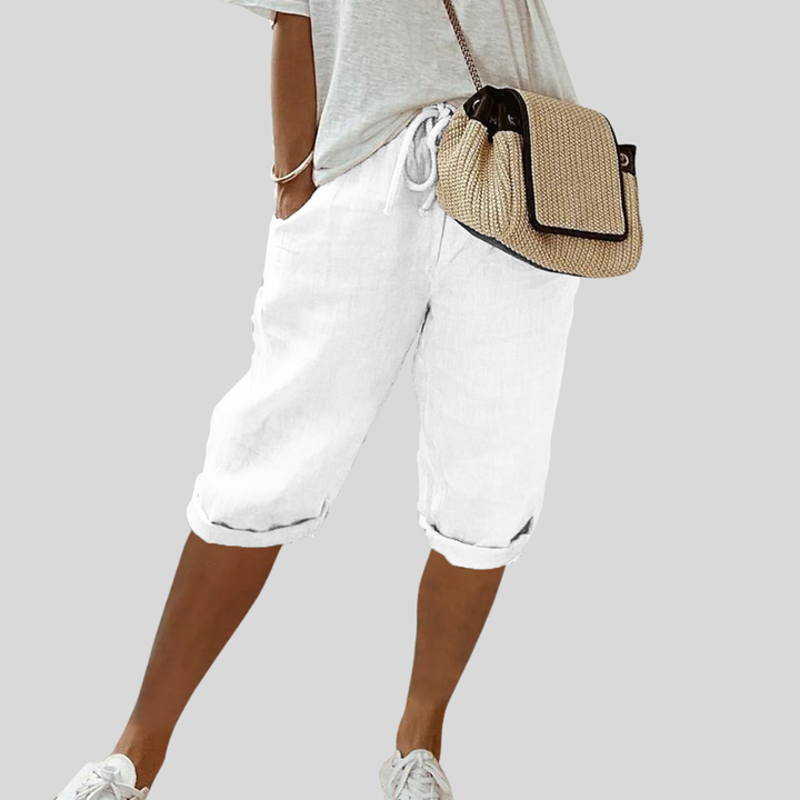 Fluid shorts with elegant comfort