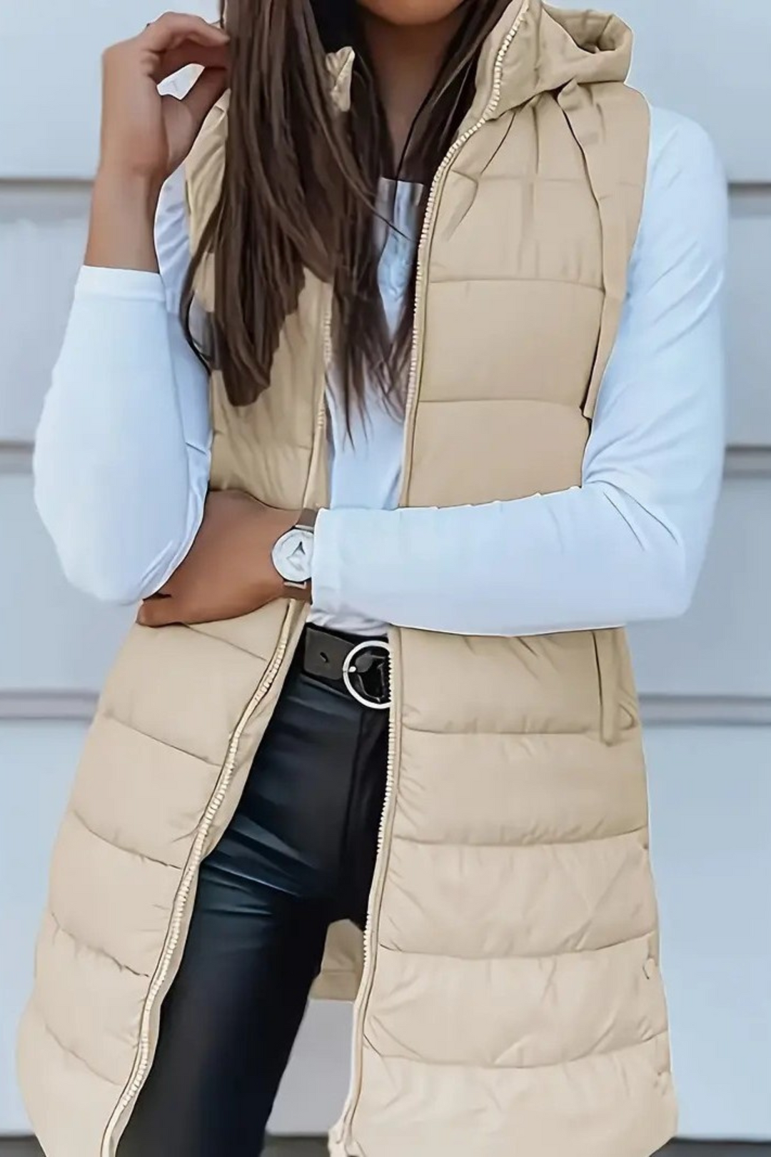 Casual sleeveless gilet with long hood