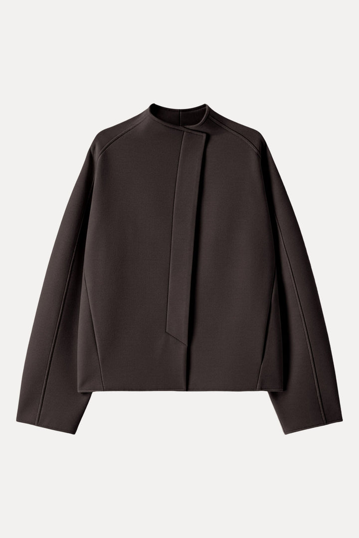 Cropped jacket with collar