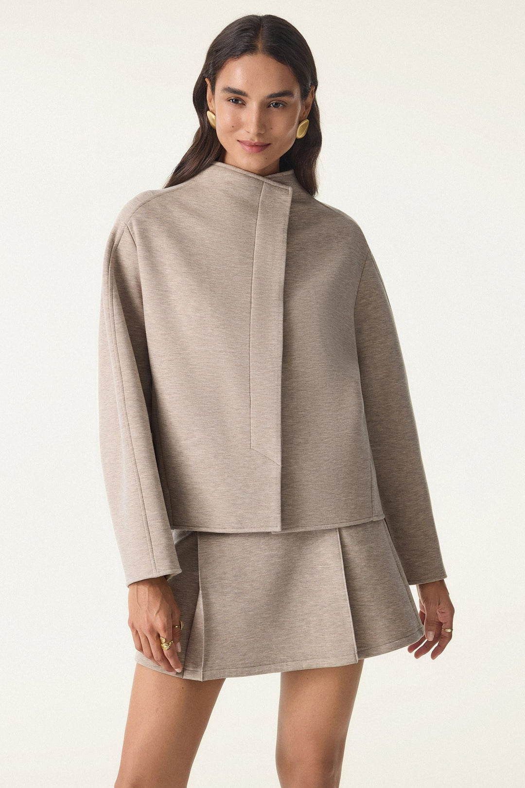 Cropped jacket with collar