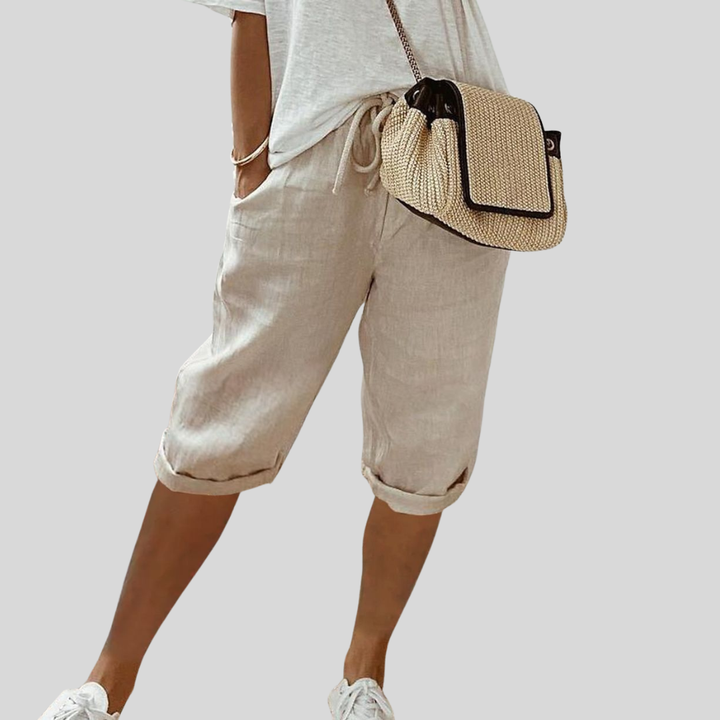 Fluid shorts with elegant comfort
