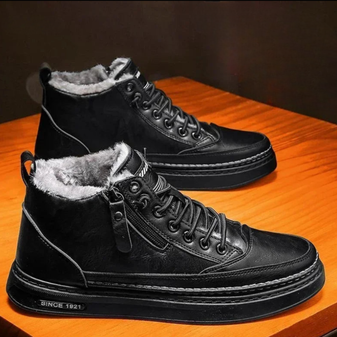 Winter Boots With Sherpa Lining And Leather Exterior