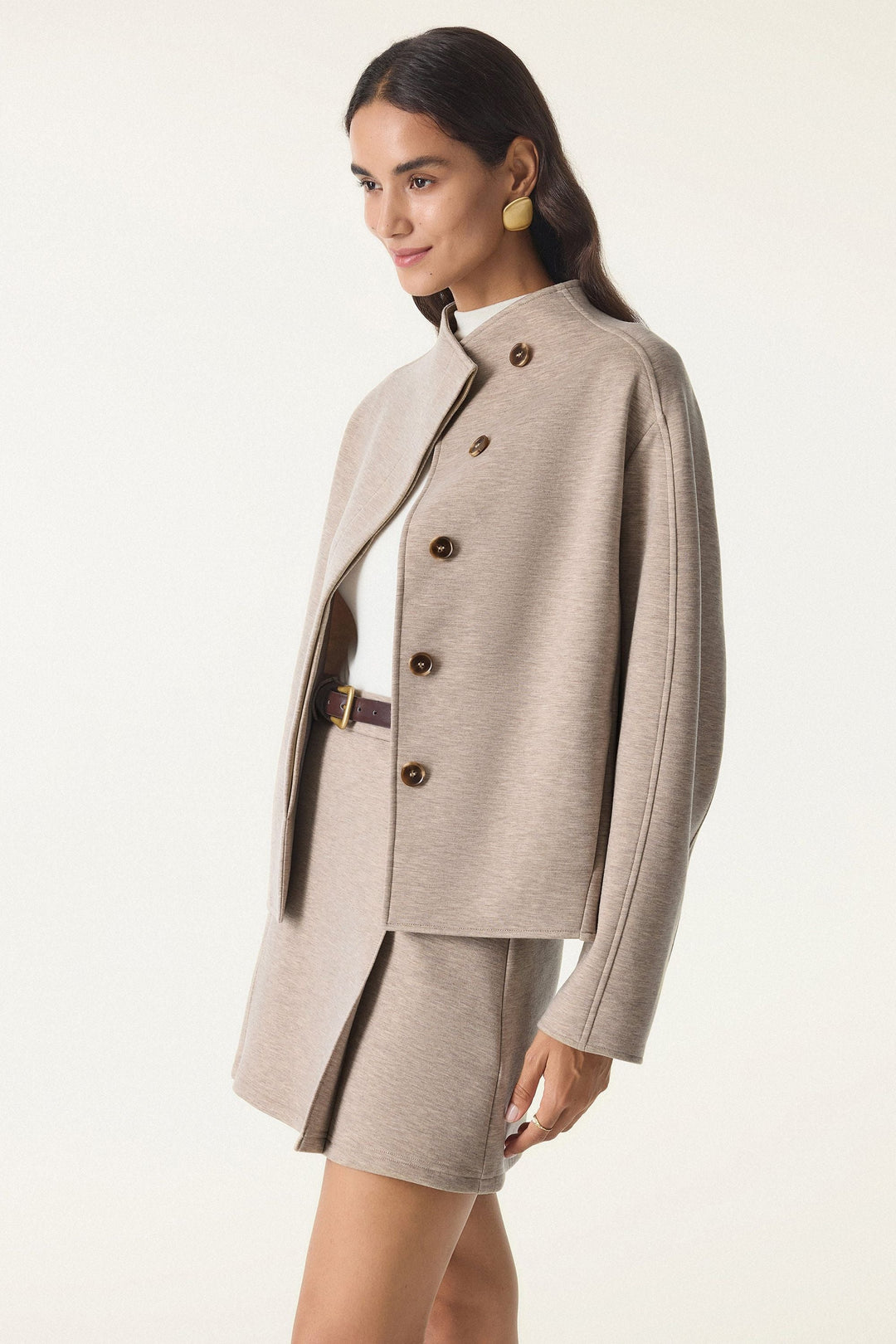 Cropped jacket with collar