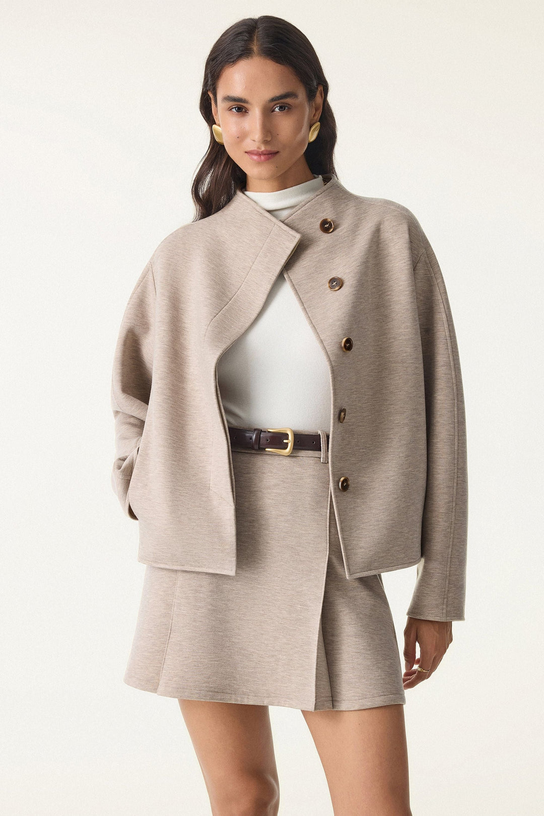 Cropped jacket with collar